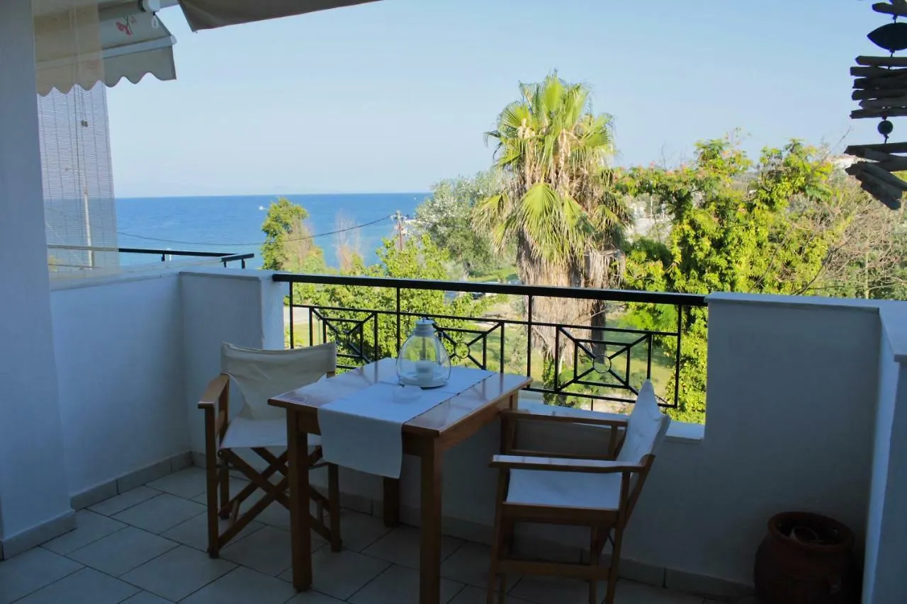 اتصالات Fokais Beach Apartment 