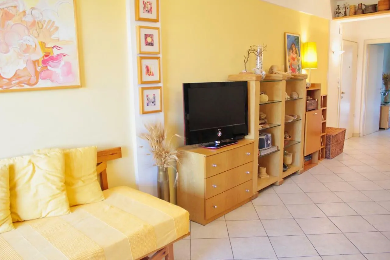 Fokais Beach Apartment Néa Fókaia اليونان